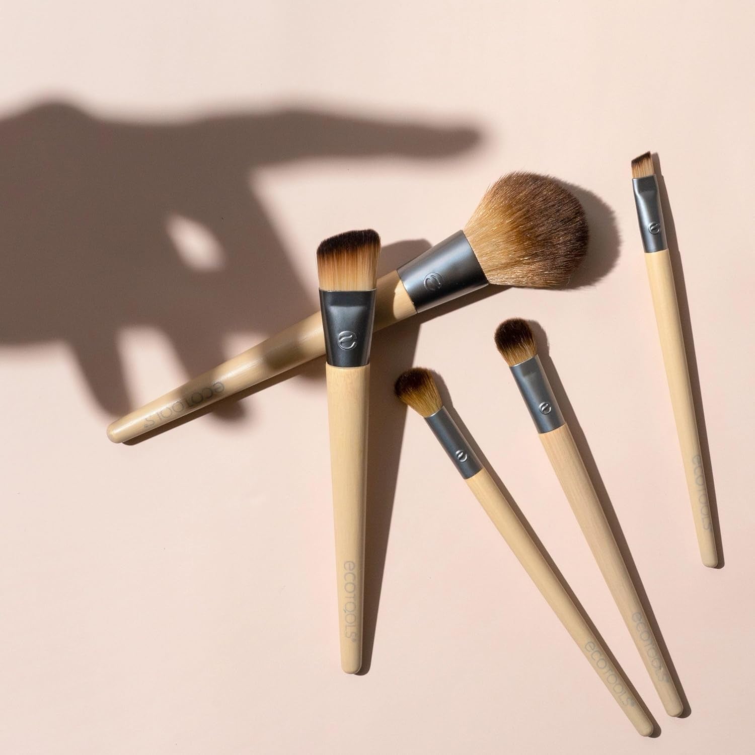 Makeup Brush Set (6 Pcs) - Eyeshadow, Blush, Concealer, & Foundation Application