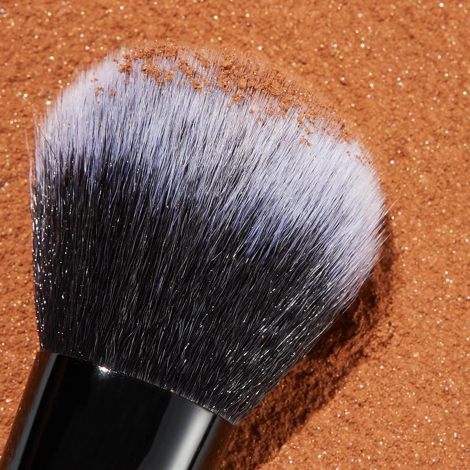 Flawless Face Brush - Synthetic Make-Up Brush for Contour & Definition